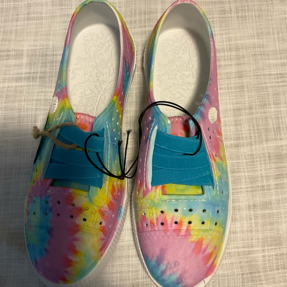 Tye dye vegan line. Blowfish shoes